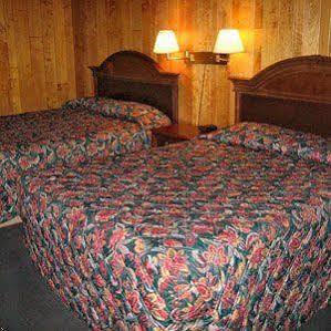 Delta Motel Bay City Extérieur photo